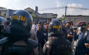 Aksi Demo di Zona Merah Kartasura Dibubarkan Polisi