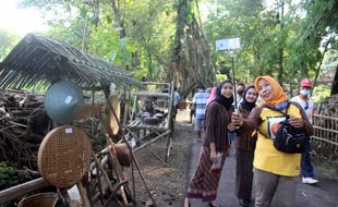 Pasar Kawak di Gebang Masaran Sragen, Ajang Edukasi Tradisi Tempo Dulu