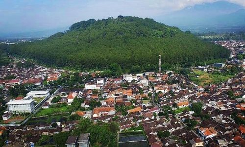 Berada di Tengah Kota, Gunung Tidar Terpendek di Jawa Tengah