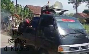 Beratnya Perjuangan Kades di Kudus Ini Bikin Warganya Taat Prokes, Aksinya Viral