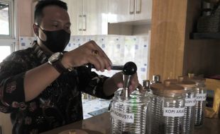 Kantor Kecamatan Baturraden Punya “Kafe” Kopi Sorga  