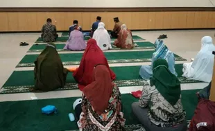 Pererat Silaturahmi, UDB Solo Gelar Pengajian Rutin dan Doa Bersama