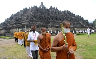 Uposotha Mandala Puja, Ritual Perenungan Diri Umat Buddha