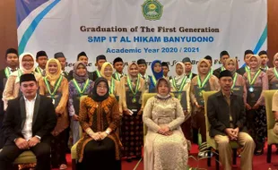 SMP IT Al Hikam Boyolali Gelar Wisuda Perdana