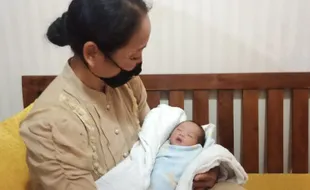 Geger! Bayi Perempuan Dibuang di Masjid Ponorogo