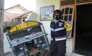 Mantab Pak Bhabinkamtibmas Klaten Modifikasi Motor Dinas jadi Perpustakaan Keliling