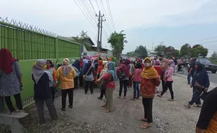 Nasib Digantung Seusai Libur Lebaran, Puluhan Buruh Geruduk Pabrik GSP Sragen