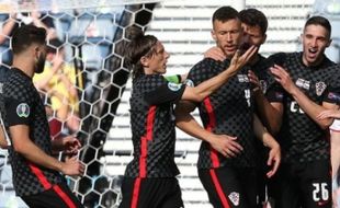 Kroasia 1-1 Republik Cheska: Perisic Selamatkan Kroasia dari Penalti Schick