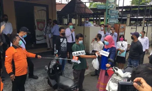 Polres Bantul Gelar Rekonstruksi Kasus Satai Beracun, Tersangka Nani Nangis Sesenggukan