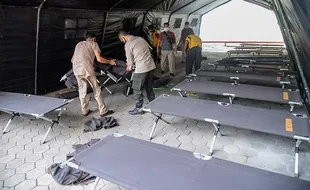 Ada Tenda Darurat di Depan RSUD dr. Soedono Madiun, Untuk Siapa?