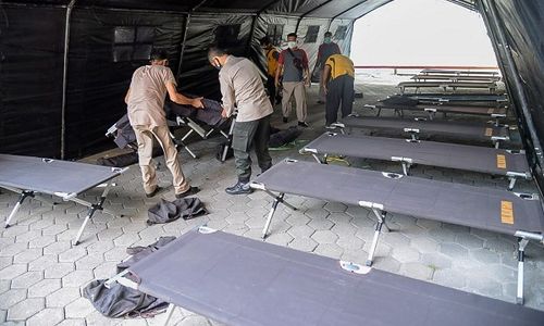 Ada Tenda Darurat di Depan RSUD dr. Soedono Madiun, Untuk Siapa?