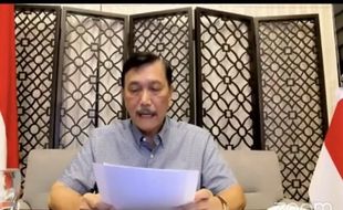 Luhut Sindir Orang Shopping di Luar Negeri, tapi Minta Karantina Gratis