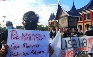 Pengibaran Bendera Putih Meluas hingga UMKM di Padang