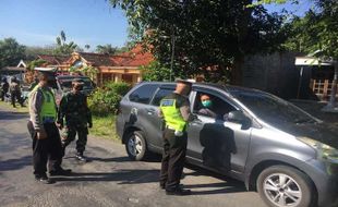 Operasi PPKM Darurat Wonogiri: 1 Pengendara Positif Covid-19, Puluhan Kendaraan Diputar Balik