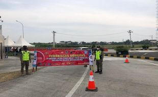 Penyekatan di 4 Exit Tol Karanganyar: Tak Bawa Surat Ini Silakan Balik Kanan