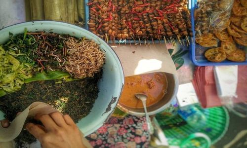 Pecel Semanggi Khas Kendal, Langka Tapi Masih Jadi Primadona