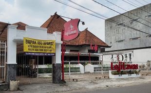 10 Berita Terpopuler : Viral Banner Warung Kopi di Solo - RSST Klaten Dapat Bantuan Oksigen