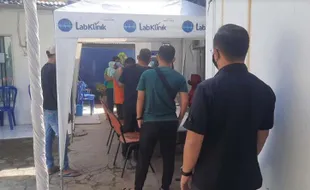 Vaksinasi Mandiri Berbayar di Kimia Farma Sukoharjo Ditunda, Warga Kecewa