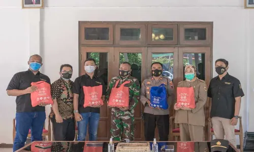 Dua Naga Corps Sukoharjo Tak Kenal Lelah Berbagi di Tengah Pandemi