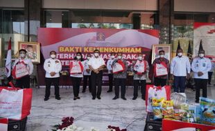 Kemenkumham Salurkan 46.000 Paket kepada Warga Terdampak Covid-19