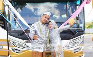 Nikah Ala PPKM Darurat, Pengantin Boyolali Ini Ijab Kabul di Bus dan Muter Tol Solo - Bawen