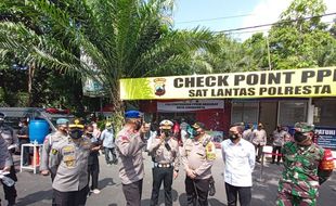 Penyekatan Jurug dan Faroka Solo: 3 Orang Positif Covid-19, 28 Kendaraan Dipaksa Putar Balik