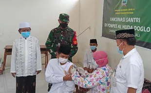 Serbuan Vaksin Covid-19 Oleh TNI dan Polri Sasar 1.000 Santri di Boyolali