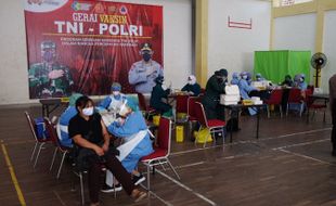 500 Mahasiswa Jadi Sasaran Vaksinasi Covid-19 GMNI-Polri di GOR Manahan Solo