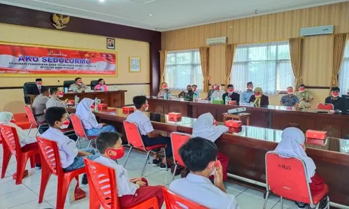 Polres Magelang Beri Tabungan Pendidikan untuk Anak Yatim Covid-19