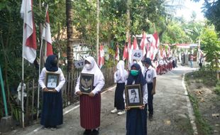 Unik, Upacara Bendera Diikuti 76 Orang, Kibarkan 76 Bendera di Klaten