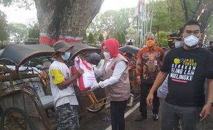 Ratusan Tukang Becak Serbu Alun-Alun Purwodadi, Ada Apa Ini?