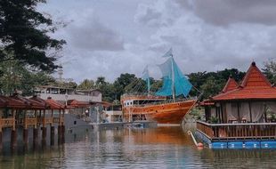 Menikmati Kuliner Dengan Suasana Bahari di Floating Resto Jogja