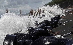 Pria Lansia Terseret Ombak saat Mancing di Pantai Wediombo Gunungkidul