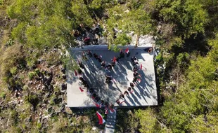 Perayaan HUT ke-76 RI di Wonogiri, Upacara di Bukit hingga Hormat Bendera di Pasar