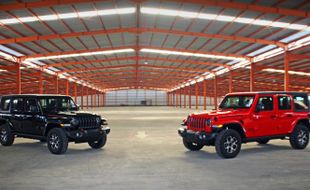 Jeep Wrangler dan Gladiator Resmi Hadir di Indonesia