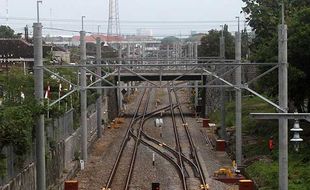 Elektrifikasi Jalur KRL Stasiun Solo Balapan-Palur Sudah 73% Lur