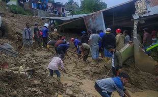 Tim SAR Temukan Lima Orang Korban Tanah Longsor di Karo Sumatra Utara