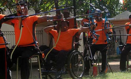 Latihan Atlet Panahan NPC Jawa Tengah Menjelang Peparnas XVI Papua