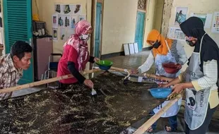 Batik Ciprat, Motif Baru dari Para Penyandang Disabilitas