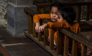 Putri dan Dewi Anak Kembar Siam di Bandung Jawa Barat