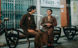 Telusuri Jalan Malioboro? Jangan Lupa Berfoto Pakai Baju Adat