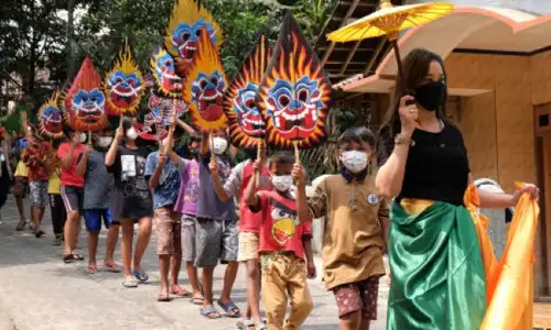 Arketipe Kebahagiaan Warga Lima Gunung di Tengah Pandemi