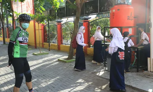 Muncul Klaster PTM di Purbalingga, Gubernur Ganjar Minta Semua Sekolah Lakukan Tes Acak