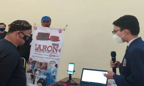 Pelajar SMAN 1 Karanganyar Bikin Gelang Laron Pantau Isoman Lewat QR Code