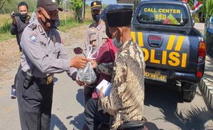 Seusai Vaksinasi, Warga Dikejutkan dengan Hadiah Ikan Lele