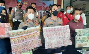 Wow...Dukun Pengganda Uang Ditangkap, Barang Bukti Upal Rp1,5 Miliar