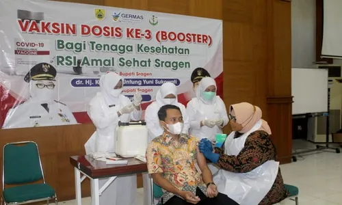 Cerita Nakes di Sragen Siapkan Mental Sebelum Terima Suntikan Booster Vaksin Moderna