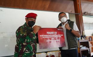 Dukung Penanganan Covid-19, Telkomsel Serahkan Alat Kesehatan ke Grup 2 Kopassus