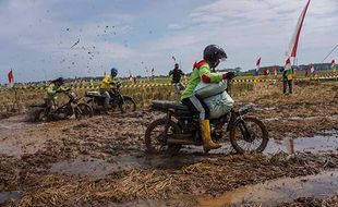 Keseruan Lomba Balap Motor Gabah, Ungkapan Syukur Panen Raya Padi di Batang Jawa Tengah