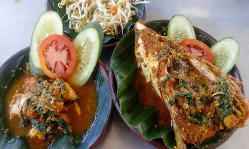 Maknyus! Nikmatnya Sedot Kepala Ikan di Kuliner Brekecek Pathak Jahan Khas Cilacap